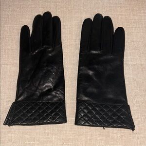 FOWNES Women’s Black Leather Gloves Quilted Cuff Small-Medium Time Capsule